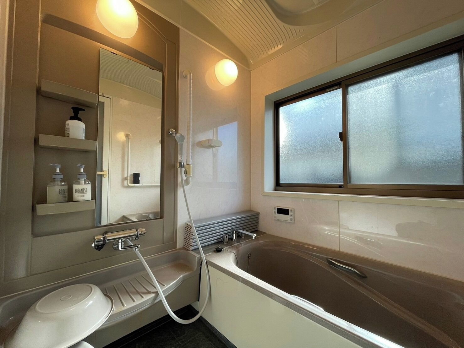Hair dryer, towels