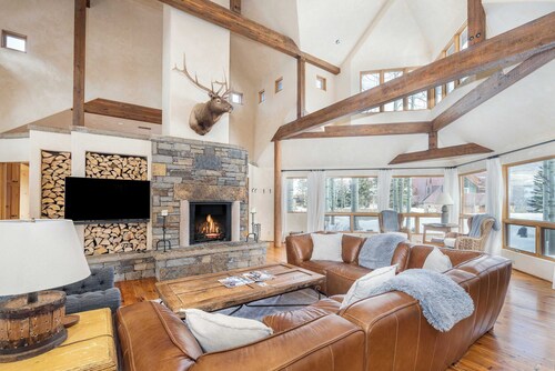 Spacious Telluride Retreat w/ Private Hot Tub