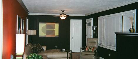 テレビ、書斎 / ワークスペース