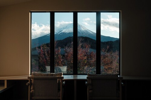 Private villa with a view of Mt Fuji  900m2 of p / Minamitsuru-gun Fujikawaguchikomachi Yamanashi