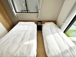 3 bedrooms, desk, free WiFi, bed sheets
