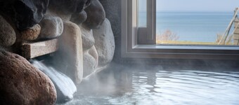 Nonsmoking Oceanfacing Japanesestyle room Twin bed | Buffet plan Allinclusive / Nishitsugarugun Aomori