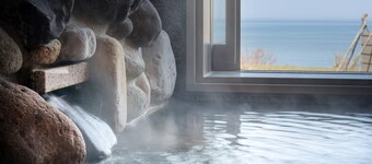 Nonsmoking Oceanfacing Japanesestyle room Premium twin bed | Buffet plan Allinclusive / Nishitsugarugun Aomori