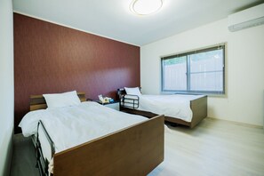 4 slaapkamers, een bureau, gratis wifi, beddengoed