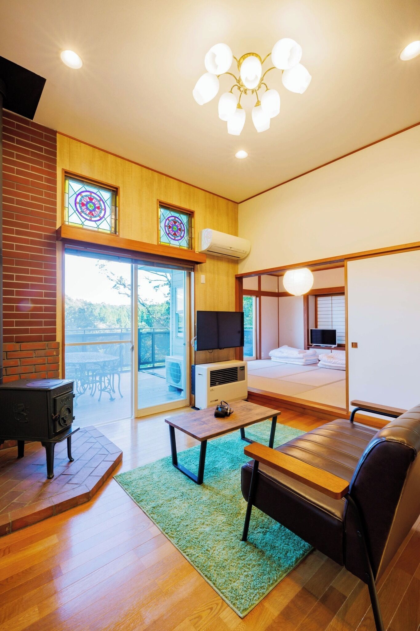 3 chambres, bureau, Wi-Fi gratuit, draps fournis