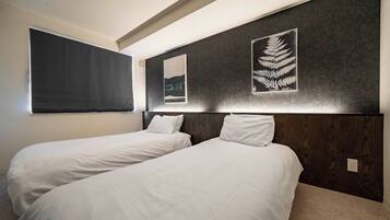 3 室のベッドルーム、アイロン / アイロン台、WiFi (無料)、ベッドシーツ