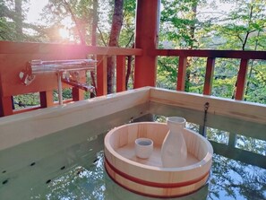 Outdoor spa tub - An openair bath Karaoke Enjoy BBQ at this villa / Komoro Nagano (Komoro)