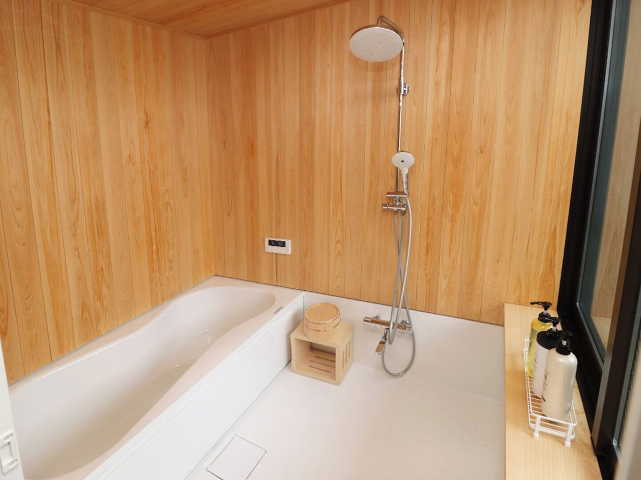 Secador de pelo y toallas