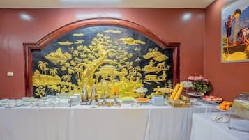 Desayuno de cocina local (USD 4 por persona)