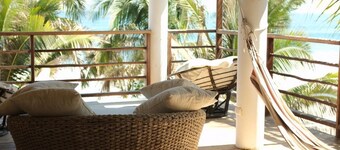 Spacious 6-bedroom oceanfront house in amazing Vichayito with AC, WiFi