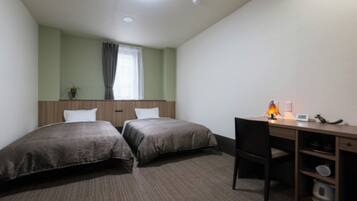 1 bedroom, desk, iron/ironing board, WiFi (free)