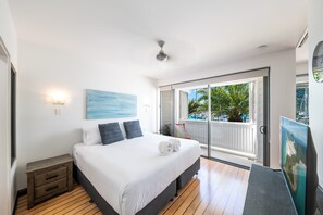 2 bedrooms, desk, iron/ironing board, WiFi