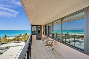 Property grounds - Luxury Condo with Resort Amenities, Pools, Gym & Sauna 804 (Miami Beach)