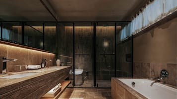 Classic Double Room | Bathroom | Hair dryer, bathrobes, slippers, towels