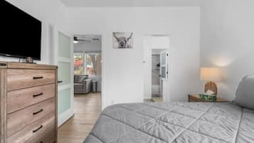 1 bedroom, desk, iron/ironing board, WiFi