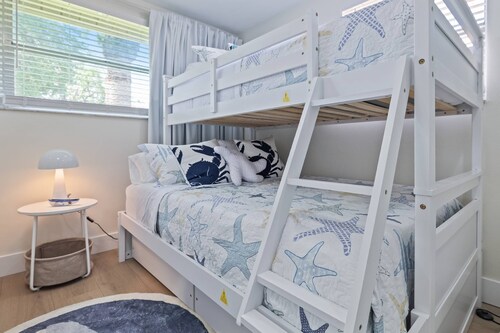 Family-Friendly Retreat w/ Heated Pool, Fishing Pond, Bikes, BBQ, Gourmet Kitchen & Kid Essentials