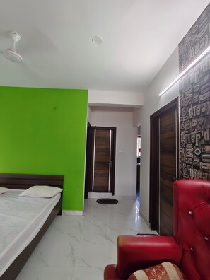 3 Schlafzimmer, BĂŒgeleisen/BĂŒgelbrett, WLAN, BettwĂ€sche