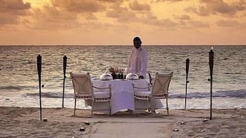 Beach nearby, sun loungers, beach towels