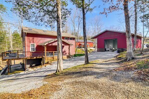Exterior - Cumberland Lake Retreat: Furnished Deck & Grill! (Burnside)