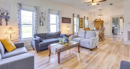 Half-Mi to Dtwn Lufkin: Charming & Spacious Home!