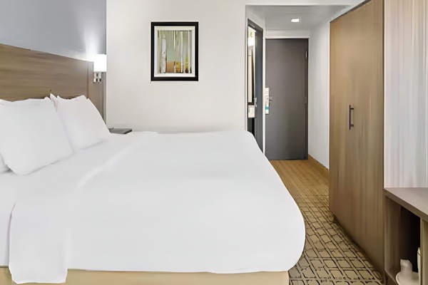 Settle in comfortably with plenty of space to unpack.