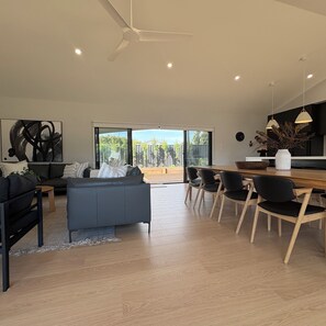 Smart TV, books, stereo