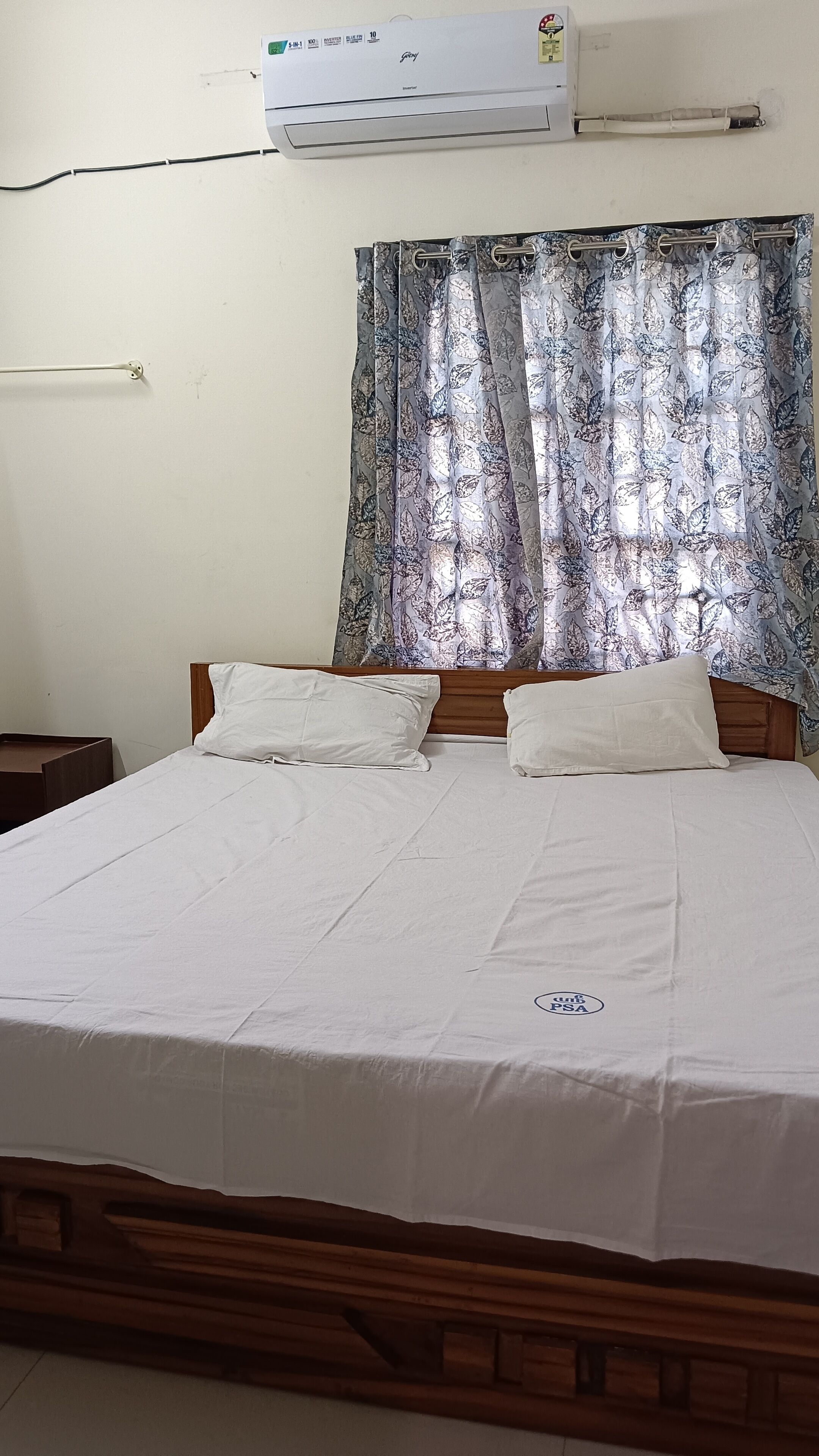 Chambre simple Confort, 1 lit jumeau, balcon | 2 chambres, ameublement unique, lit d’appoint (supplément)