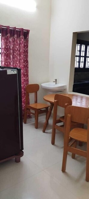 Makan dalam bilik