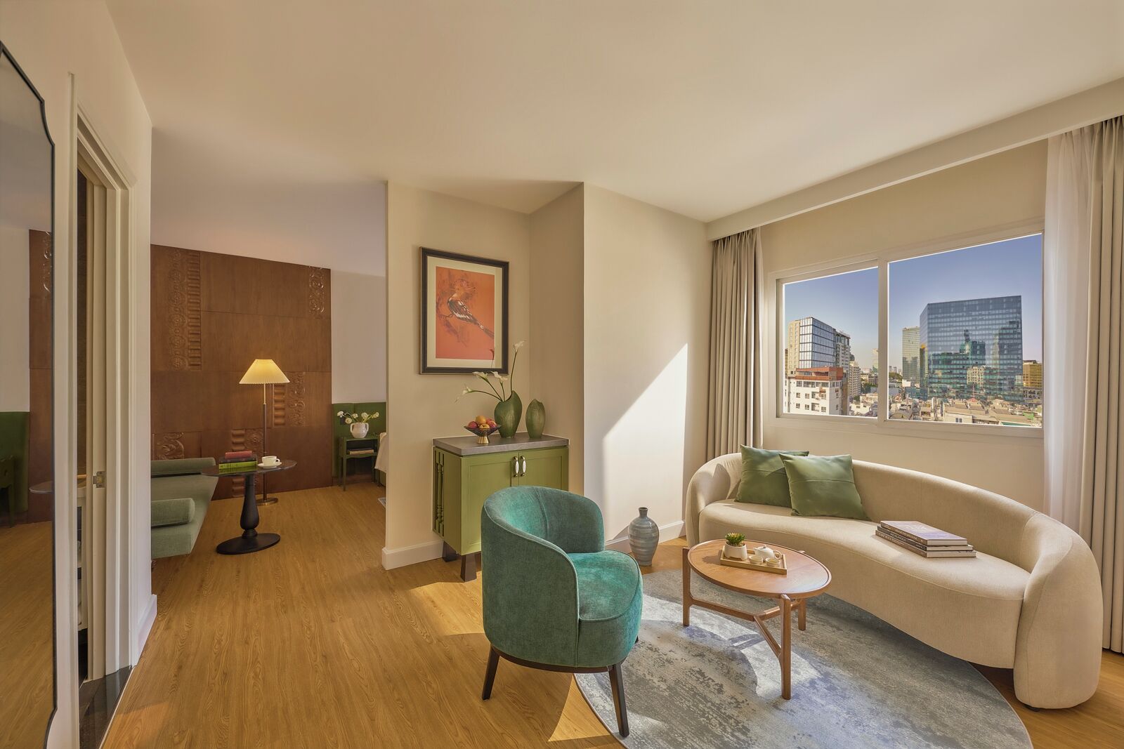 ジュニア スイート キングベッド 1 台 シティビュー | リビング エリア