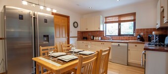 Boutique Four Bed Holiday Home in Inverness