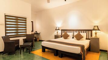 Habitación Confort con 1 cama doble o 2 individuales, vistas al jardín | Colchones viscoelásticos, caja fuerte, escritorio