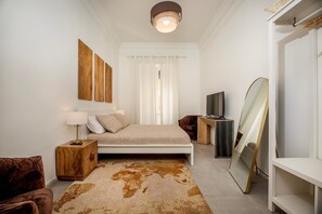 3 Schlafzimmer, Schreibtisch, Bügeleisen/Bügelbrett, Reisekinderbett