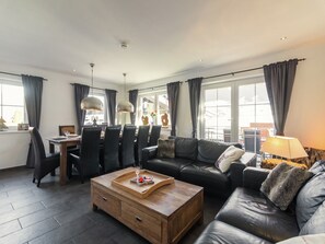 TV - Holiday Home Brixen near Skiwelt Slopes (Brixen im Thale)