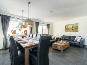 Dining - Holiday Home Brixen near Skiwelt Slopes (Brixen im Thale)