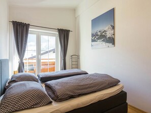 4 bedrooms, WiFi - Holiday Home Brixen near Skiwelt Slopes (Brixen im Thale)