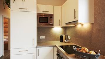 Réfrigérateur, micro-ondes, plaque de cuisson, lave-vaisselle