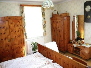 3 bedrooms, iron/ironing board, WiFi