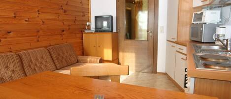 Réfrigérateur, micro-ondes, four, lave-vaisselle