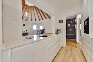 Fridge, microwave, oven, dishwasher