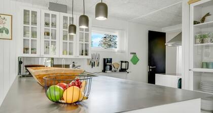 "Helma" - 500m to the fjord by Interhome