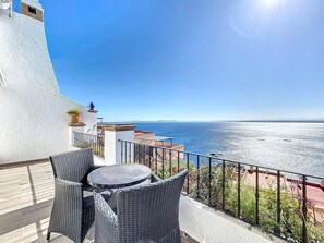 Outdoor dining - ROSALES – Casa vistas al mar y piscina comunitari (Rosas / Roses)