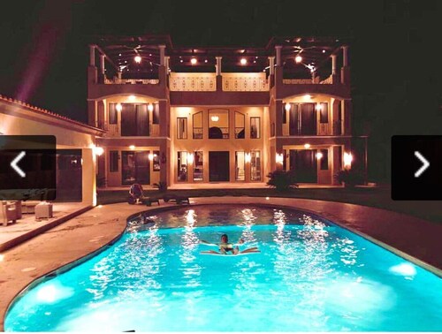 Spacious 5-bedroom house with AC, WiFi in welcoming San José del Cabo/ocean view