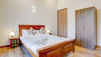 Deluxe Room, Non Smoking, Garden View | Blackout curtains, iron/ironing board, free WiFi