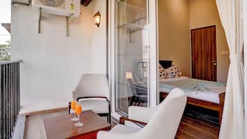 Deluxe Room, Non Smoking, Garden View | Balcony