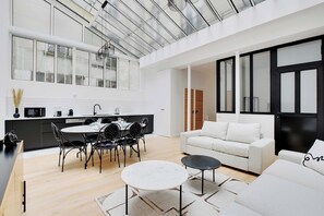 Smart TV, offices