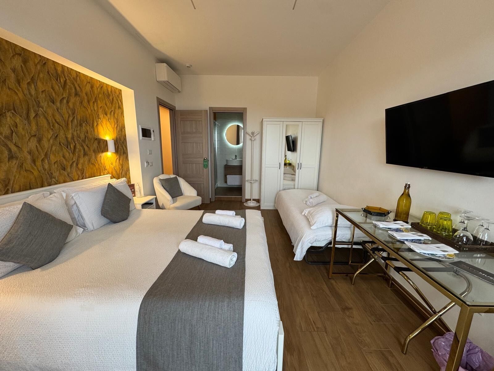 Superior Triple Room, Sea View | In-room safe, desk, iron/ironing board, free WiFi