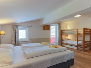 4 chambres, fer et planche à repasser, Wi-Fi