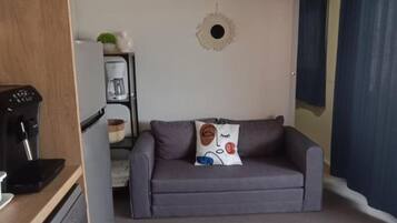 Télévision à écran plat de 32 pouces avec chaînes par câble