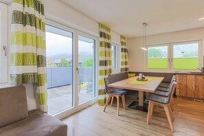 Dining - Apartment in Brixen near Ski Welt (Brixen im Thale)