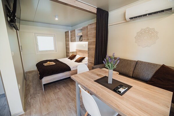 Husvogn (Tree House)